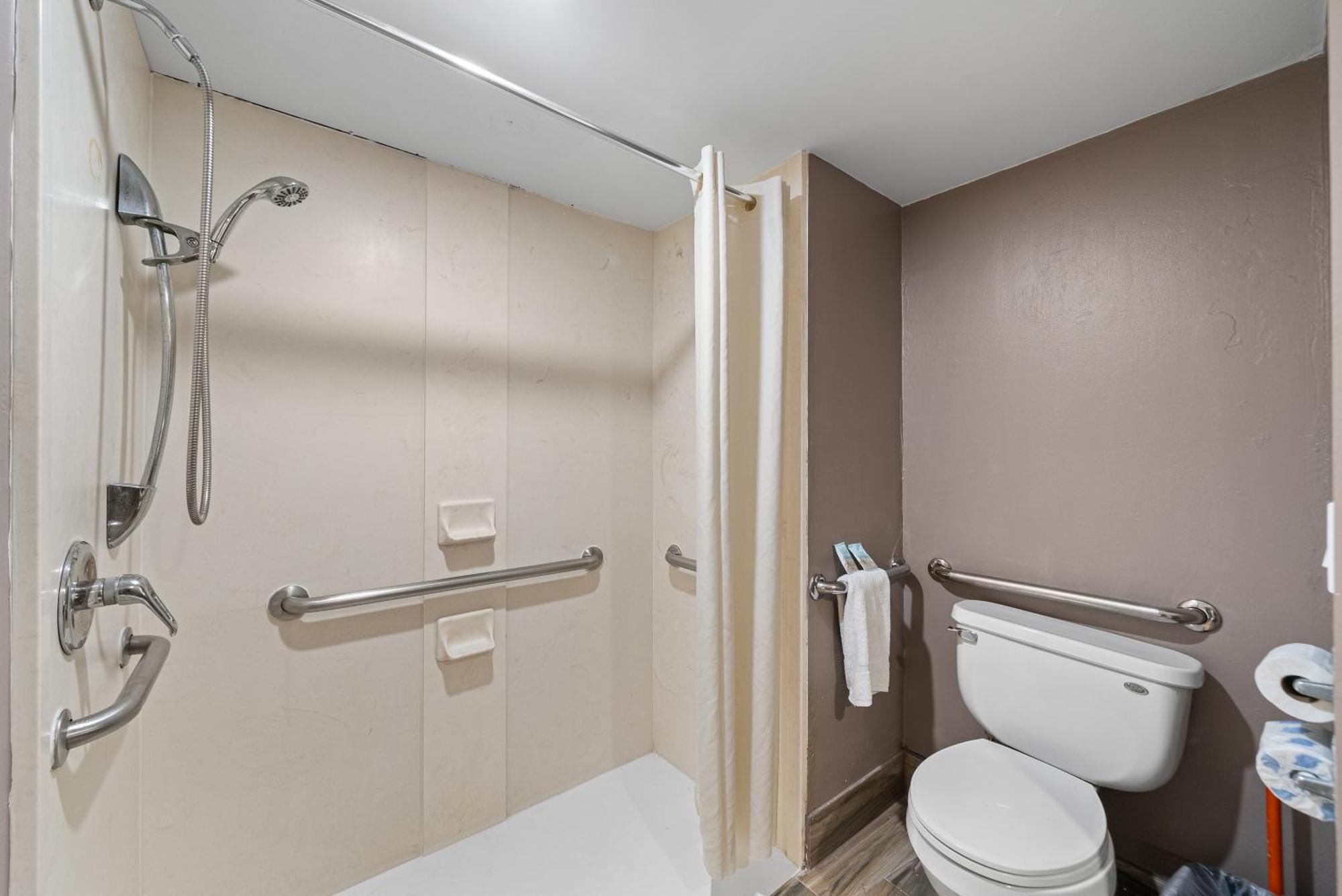 Executive Inn - Panama City Beach Upper Grand Lagoon Buitenkant foto