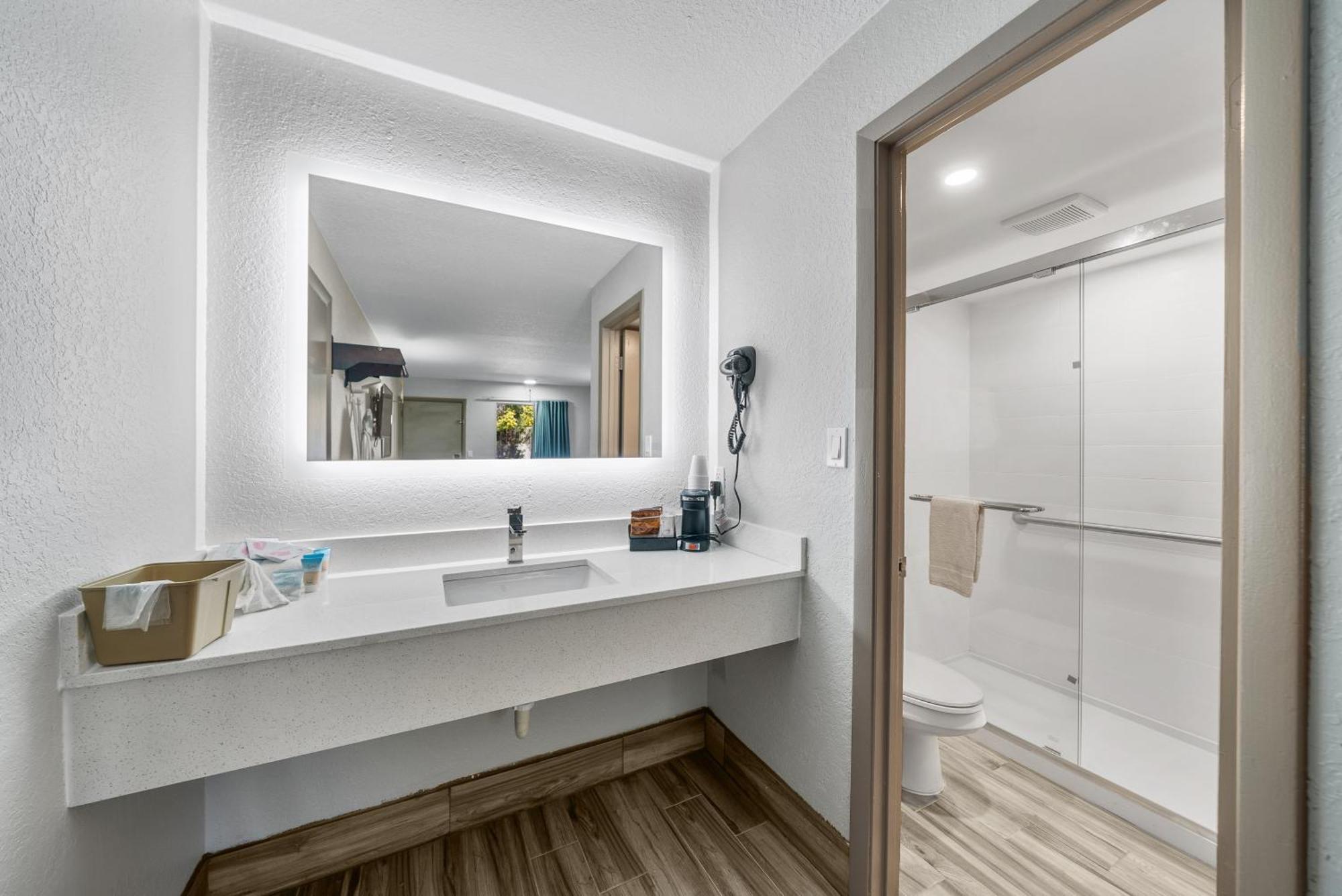 Executive Inn - Panama City Beach Upper Grand Lagoon Buitenkant foto