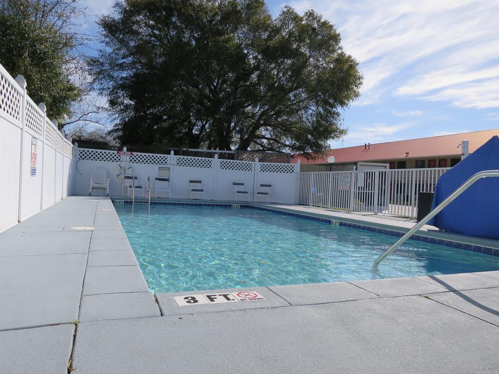 Executive Inn - Panama City Beach Upper Grand Lagoon Buitenkant foto