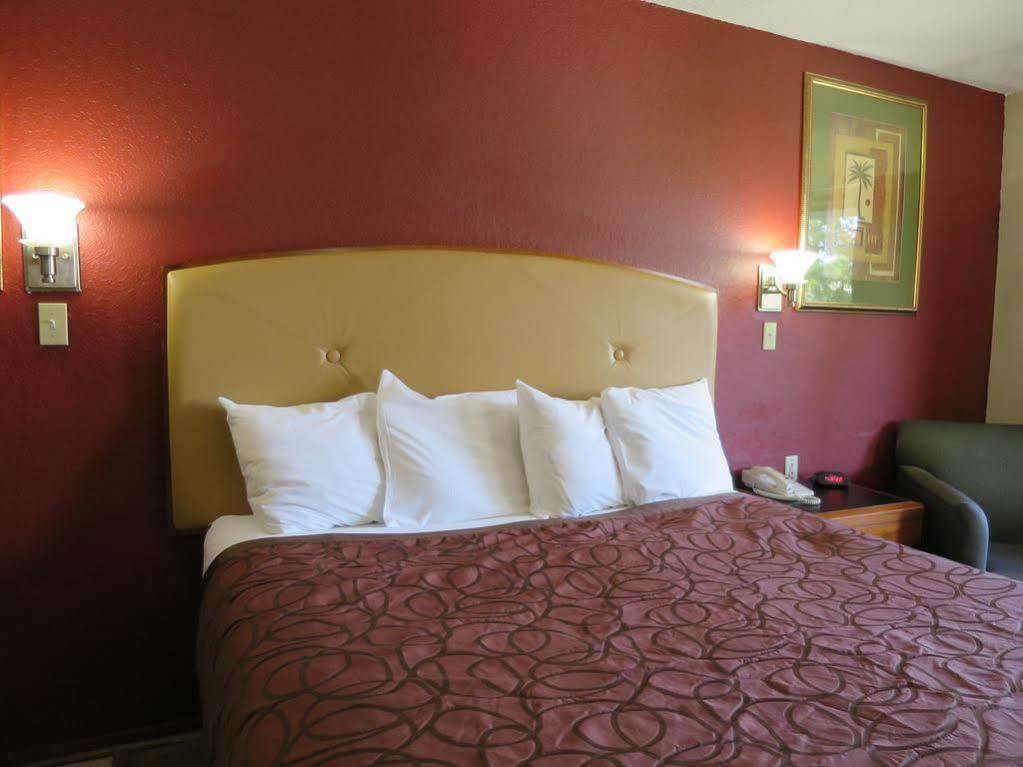 Executive Inn - Panama City Beach Upper Grand Lagoon Buitenkant foto